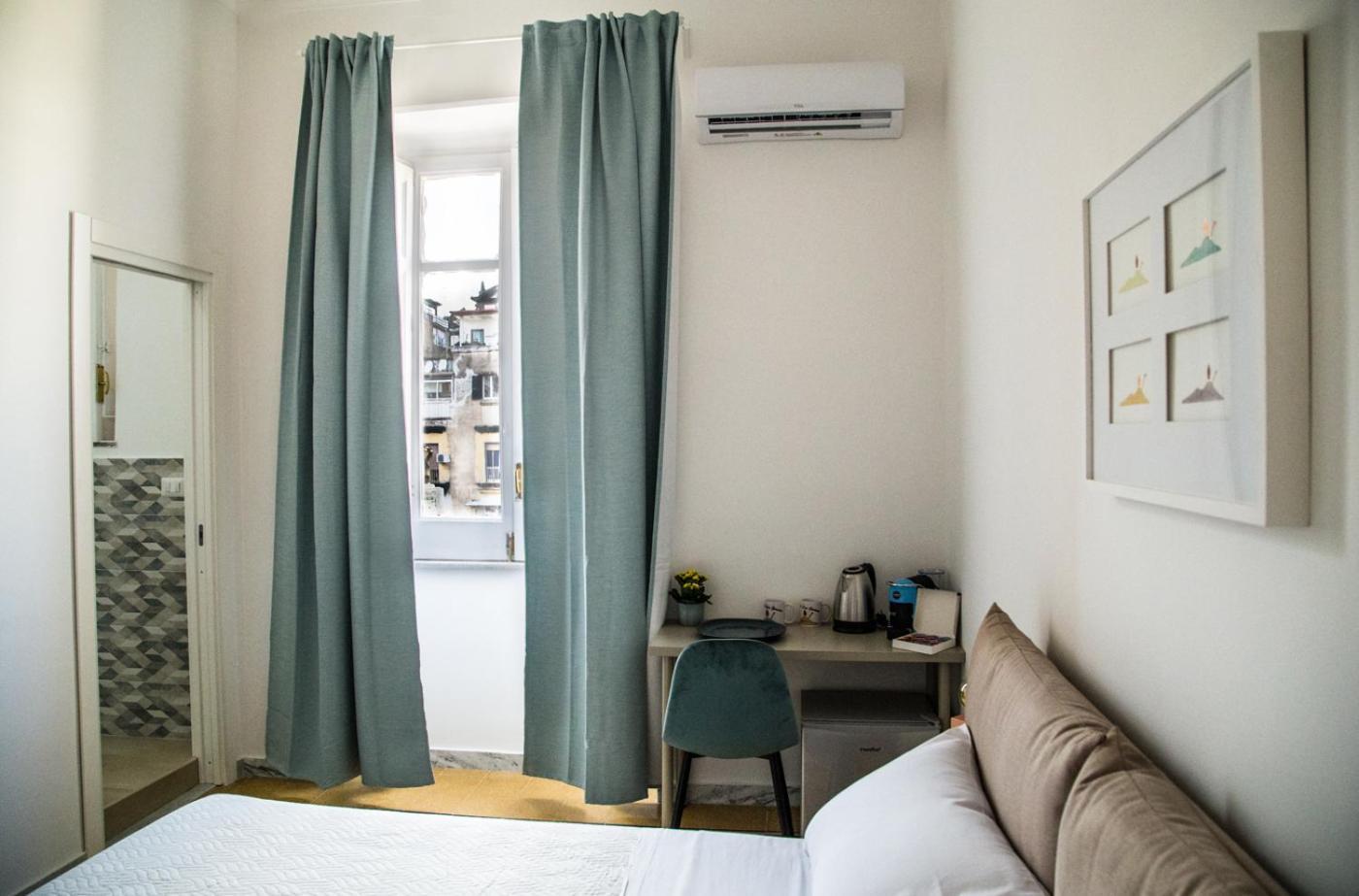 Il Miracolo Di San Gennaro Hotel เนเปิลส์ ภายนอก รูปภาพ