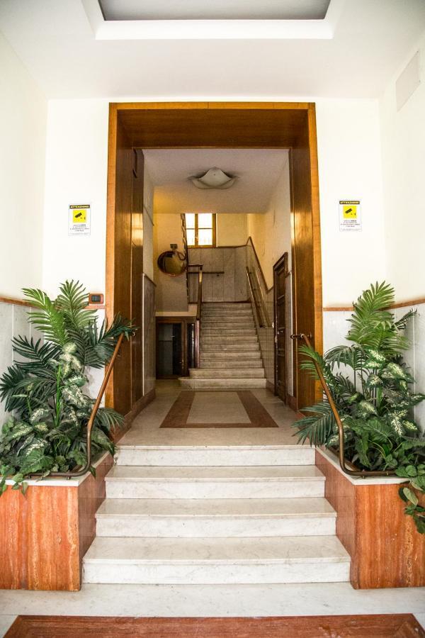 Il Miracolo Di San Gennaro Hotel เนเปิลส์ ภายนอก รูปภาพ