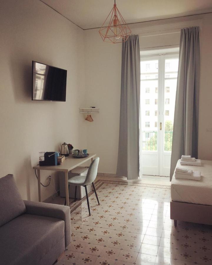 Il Miracolo Di San Gennaro Hotel เนเปิลส์ ภายนอก รูปภาพ